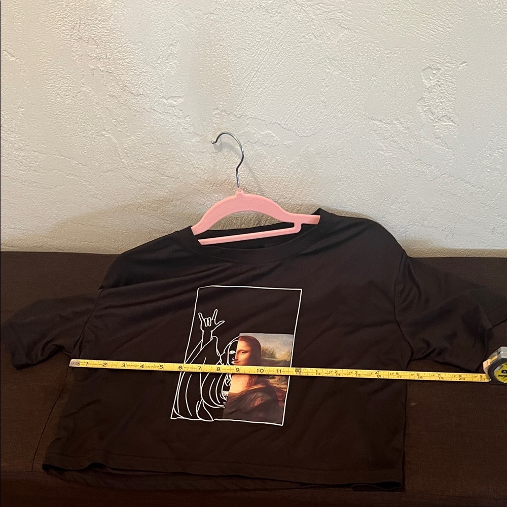 #072**Black Graphic Tee with Mona Lisa Print - Picture 4 of 6